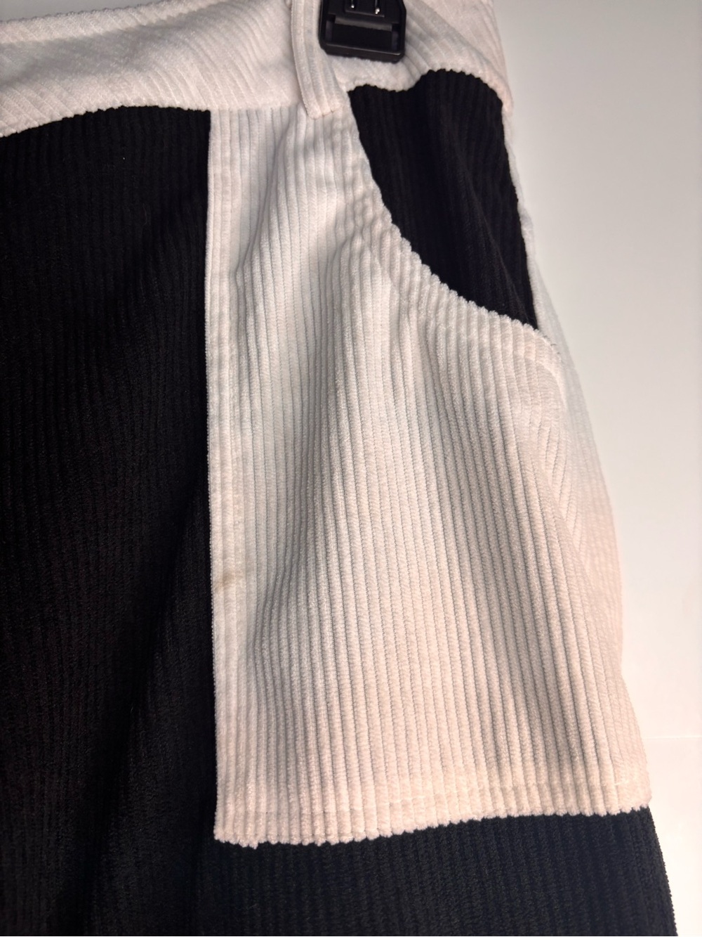Colorblock Cargo Pants - Picture 10 of 15